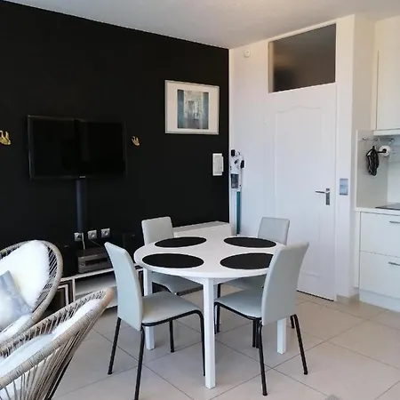 Zee En Zicht Apartment De Panne